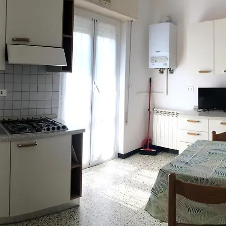 In Pieno Centro A 100m Dal Mare Apartamento