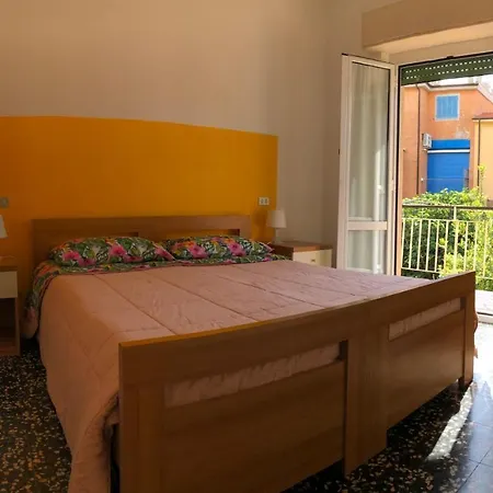 In Pieno Centro A 100m Dal Mare * Spotorno