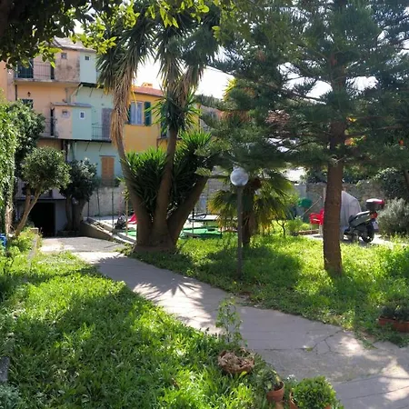 In Pieno Centro A 100m Dal Mare