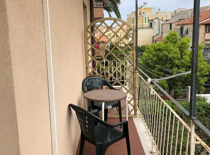 In Pieno Centro A 100m Dal Mare * Spotorno